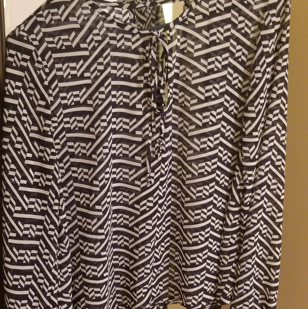 Black and white Eyeshadow brand blouse